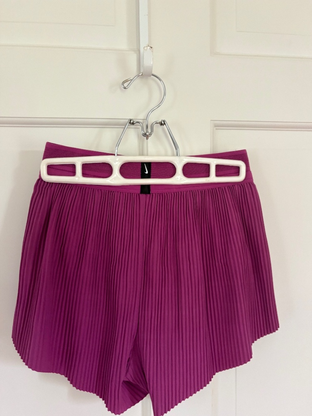 NIKE DRI-FIT PLEAT BACK RUN PURPLE SHORTS SIZE XS CUTE!